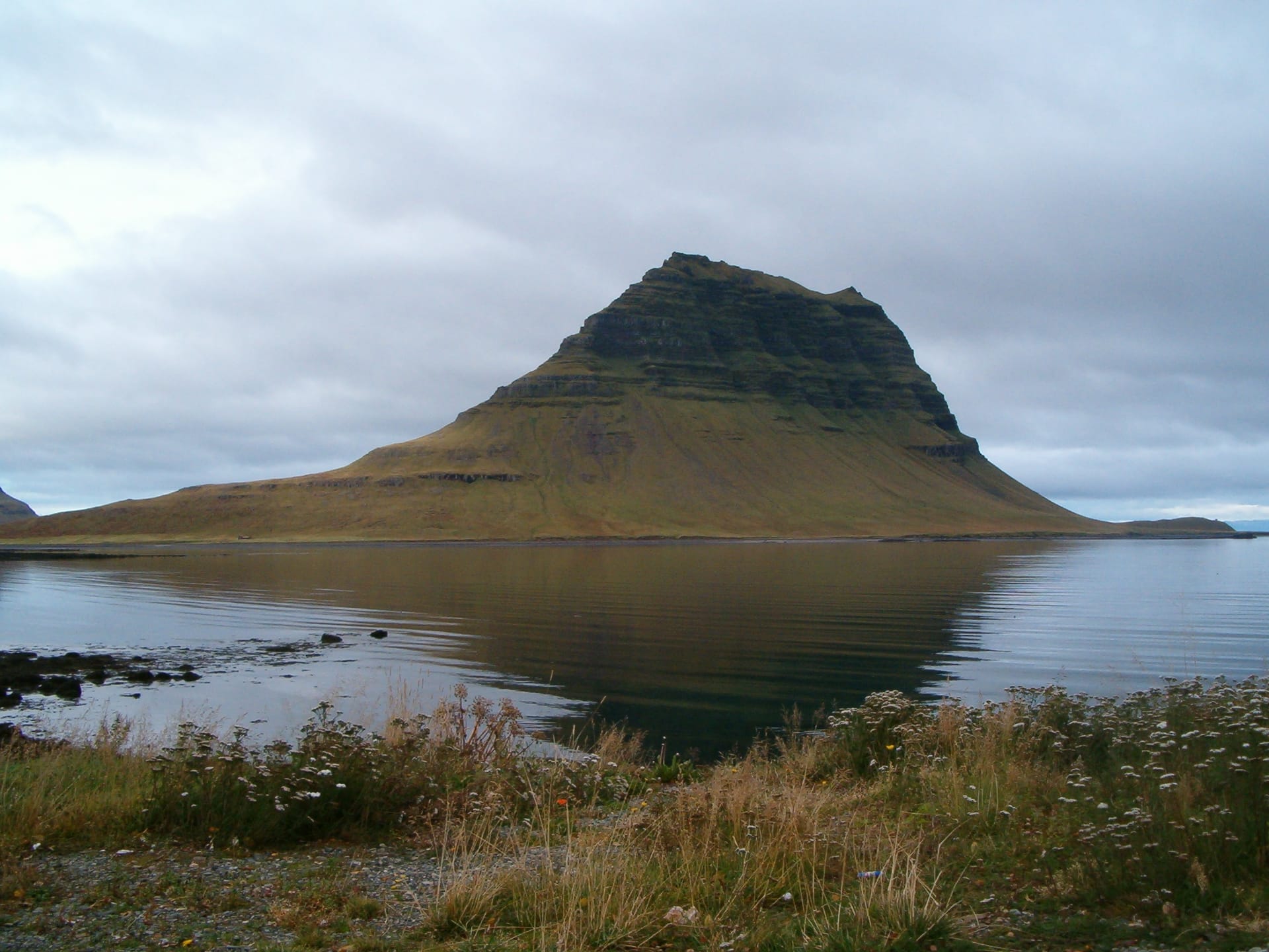 Kirkjufell mountain beside Grundarfjörður on the Snæfellsnes Peninsula in Iceland