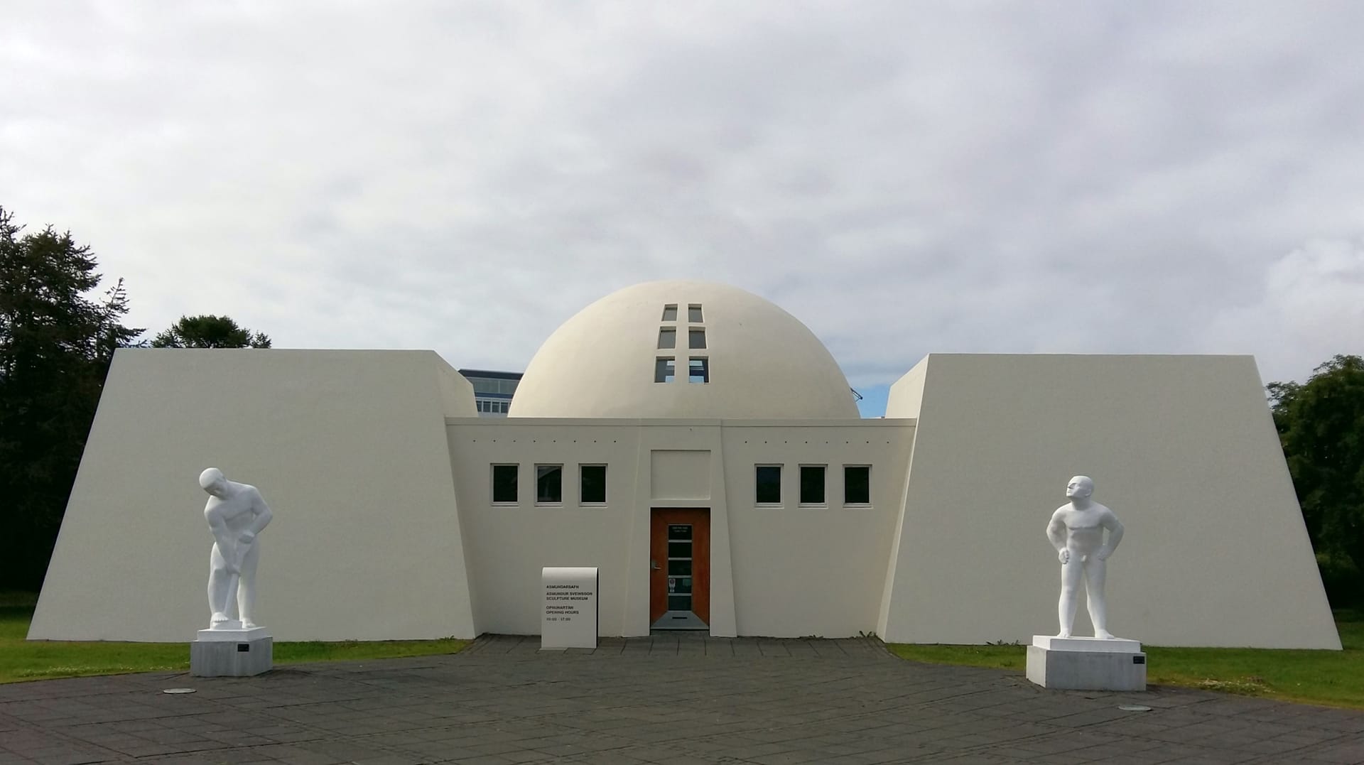Ásmundarsafn with sculptures in Reykjavík